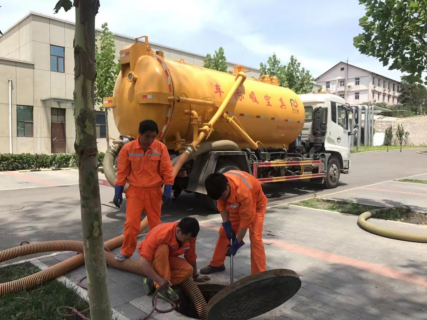 新北化粪池清理与5-8吨吸粪车施工效率分析